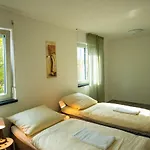 Prime Living Apartments Kueche Netflix