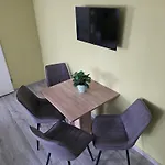 Hotel Prime Living Apartments Kueche Netflix