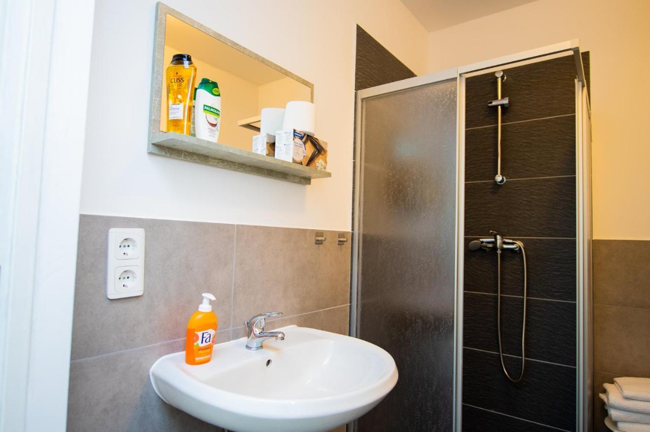 Guest house Prime Living Kueche Netflix